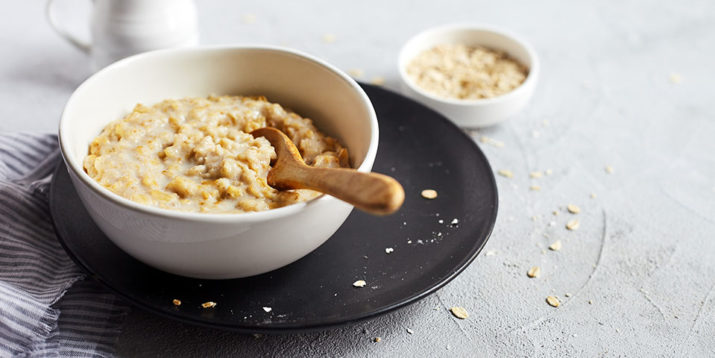 Oatmeal with Almond Milk: Nutritious Recipe